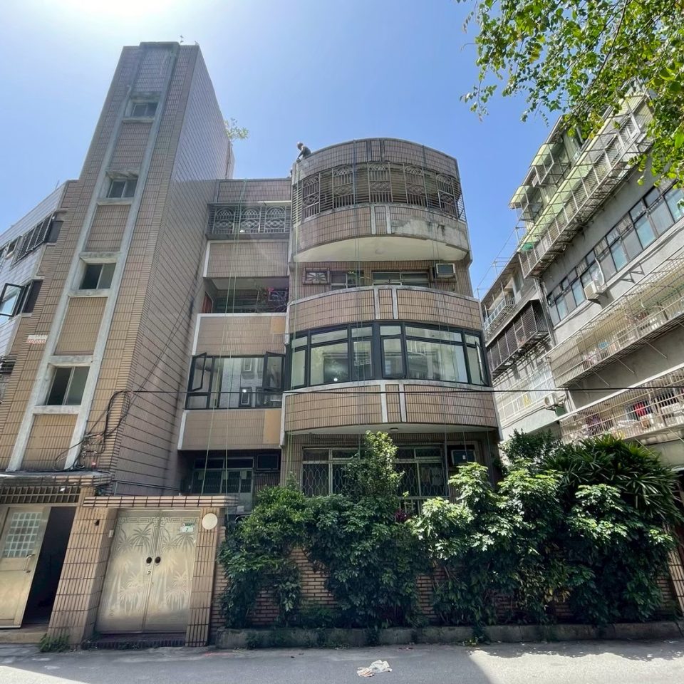 93A9D09F-5823-4295-95E7-D956120DFCA0